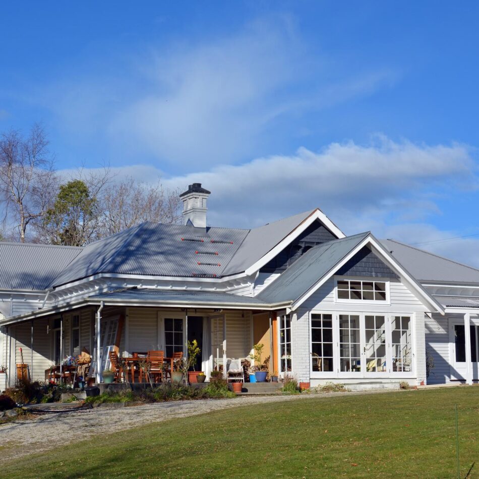 The Benefits of Choosing a Professional Unsworth Heights's Best House Painting Service