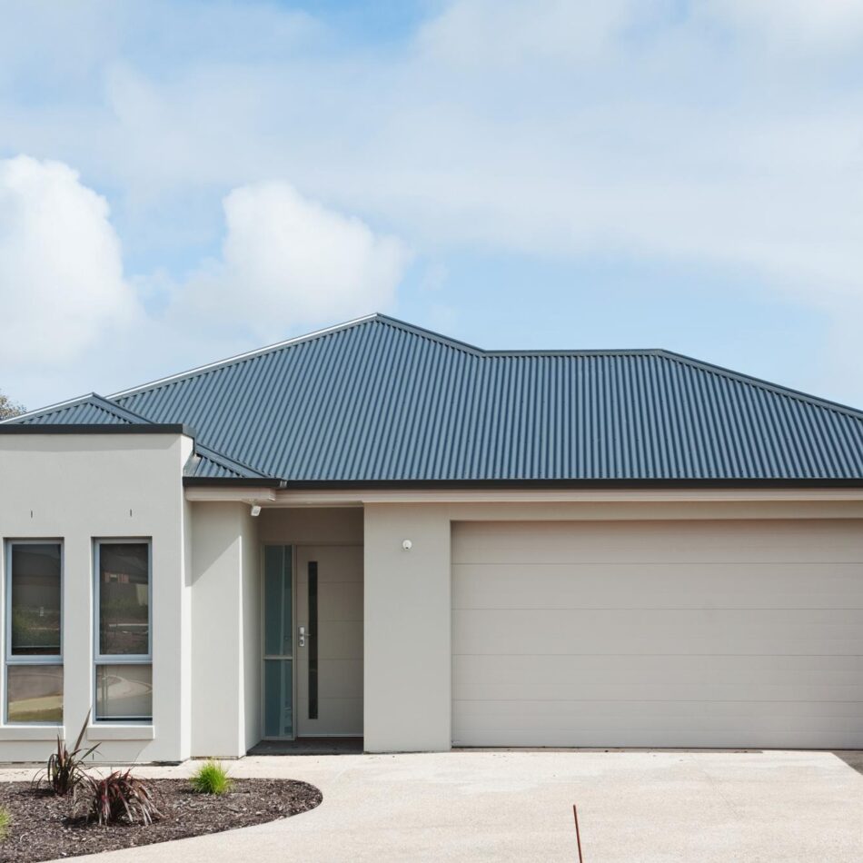 Tips for Finding the Top Murrays Bay Roof Painting Services