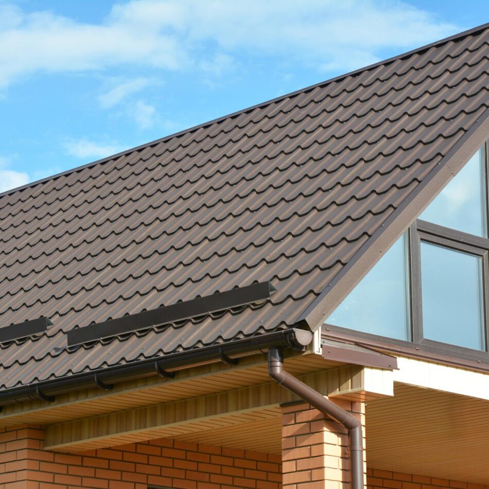 Major Benefits of Choosing an Expert Murrays Bay Roof Painting Provider